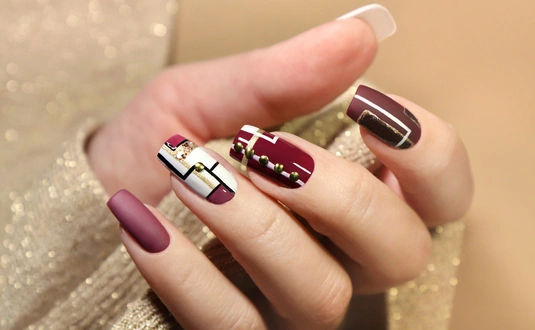 Custom nail art and professional nail designs in Los Angeles