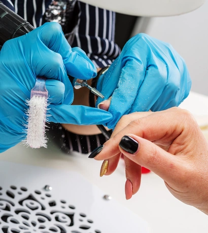 Nail services in Downtown Los Angeles, California