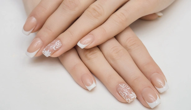Acrylic nail services and extensions in Los Angeles