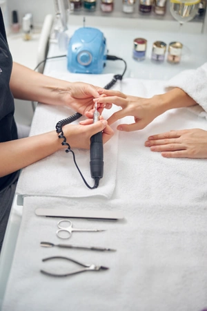 Professional manicure services in Los Angeles
